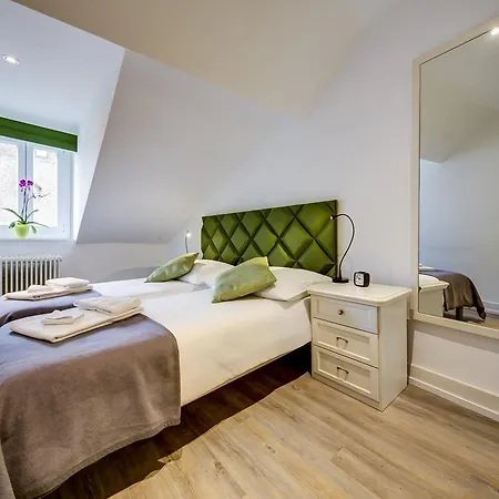 Du Raisin Hotel